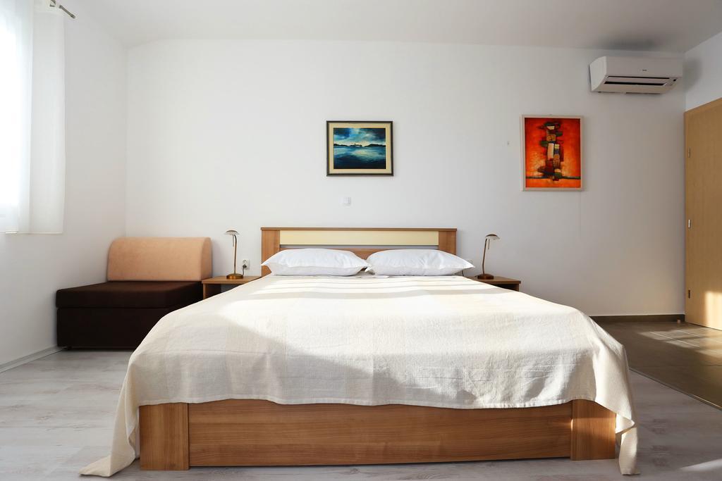 House Natali 70M From The Beach - Free Ev Top Up Rtina Extérieur photo