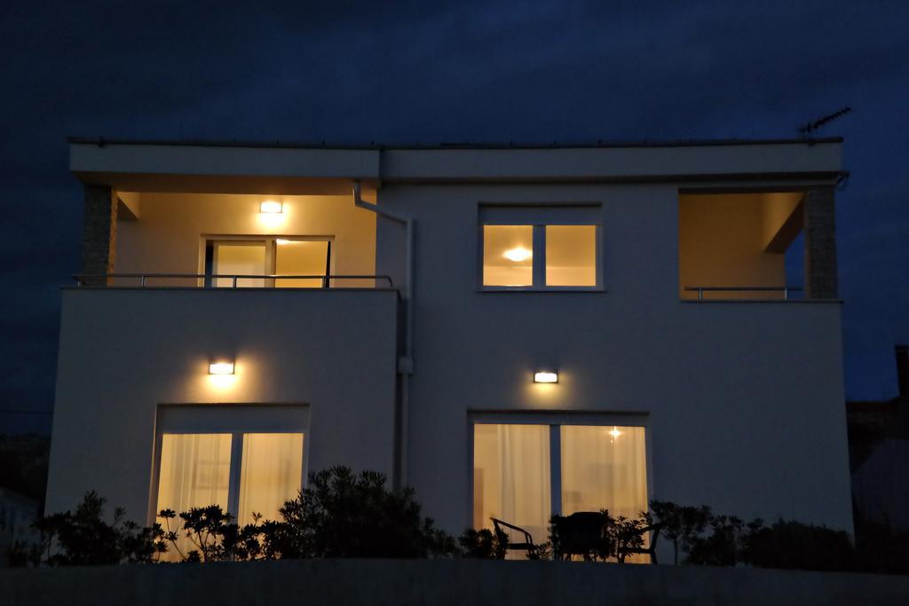 House Natali 70M From The Beach - Free Ev Top Up Rtina Extérieur photo
