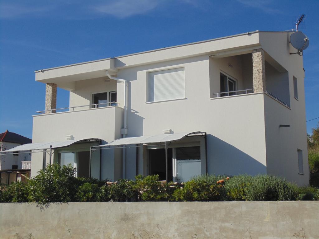 House Natali 70M From The Beach - Free Ev Top Up Rtina Extérieur photo