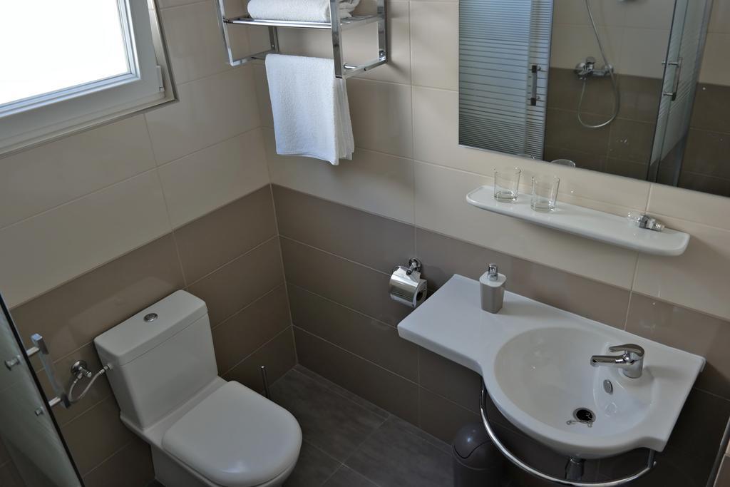 House Natali 70M From The Beach - Free Ev Top Up Rtina Extérieur photo