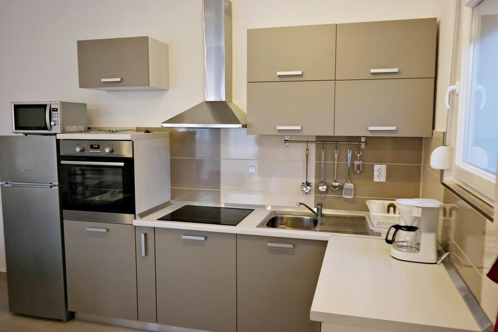 House Natali 70M From The Beach - Free Ev Top Up Rtina Extérieur photo