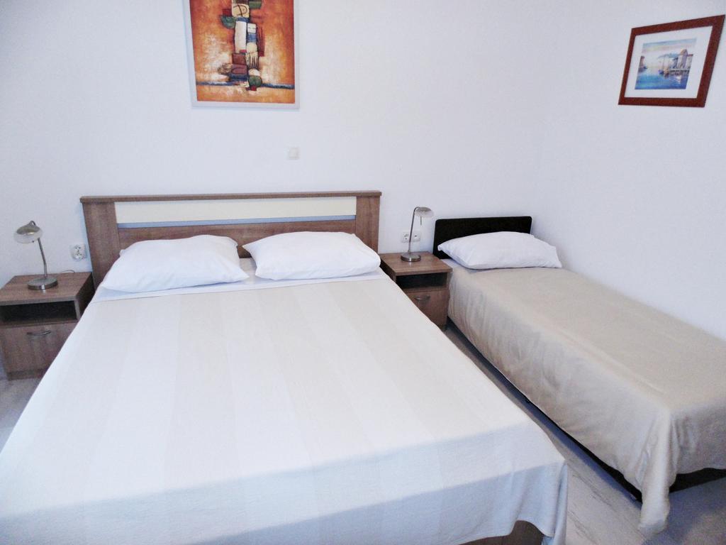House Natali 70M From The Beach - Free Ev Top Up Rtina Extérieur photo