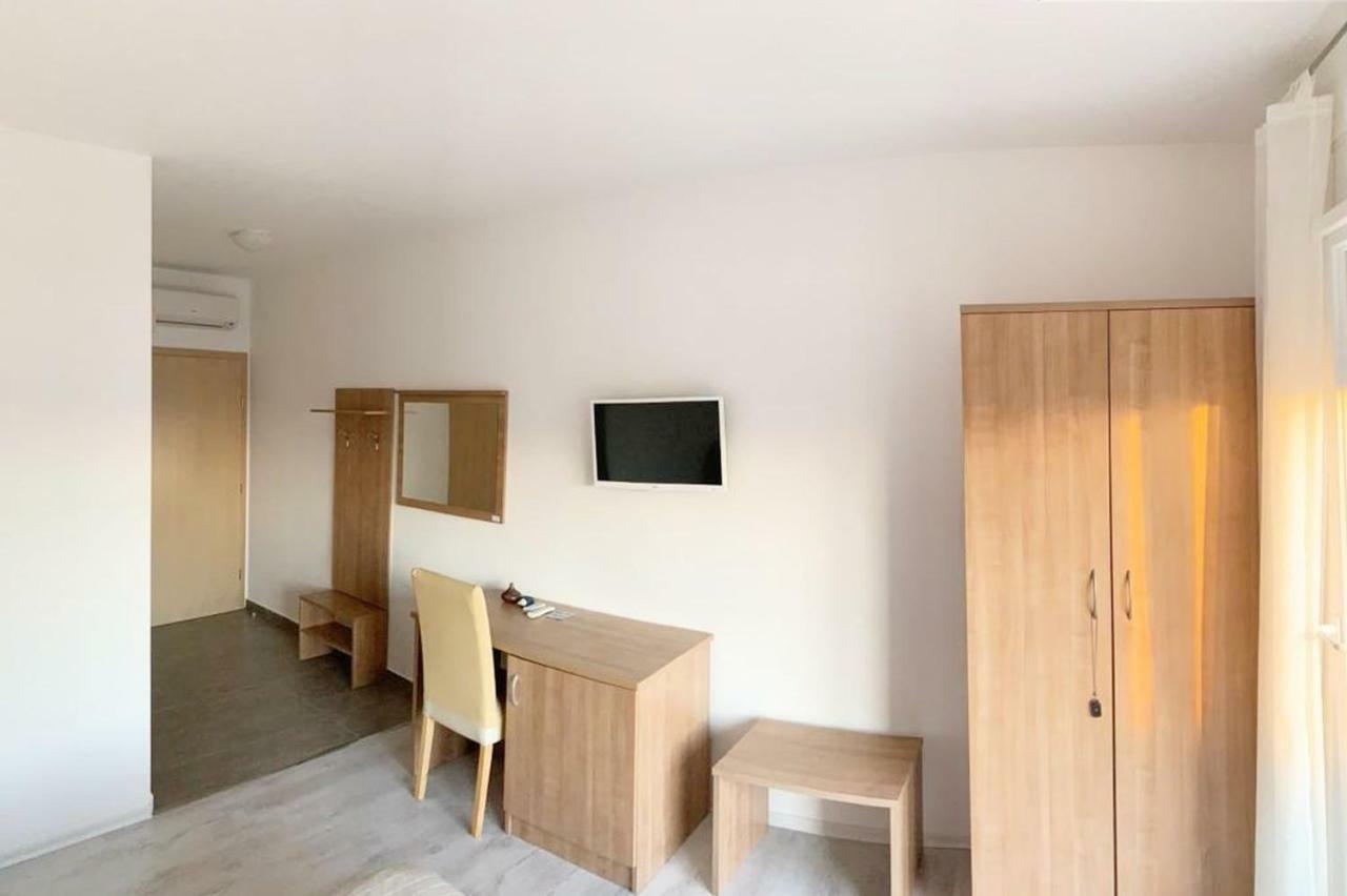 House Natali 70M From The Beach - Free Ev Top Up Rtina Extérieur photo